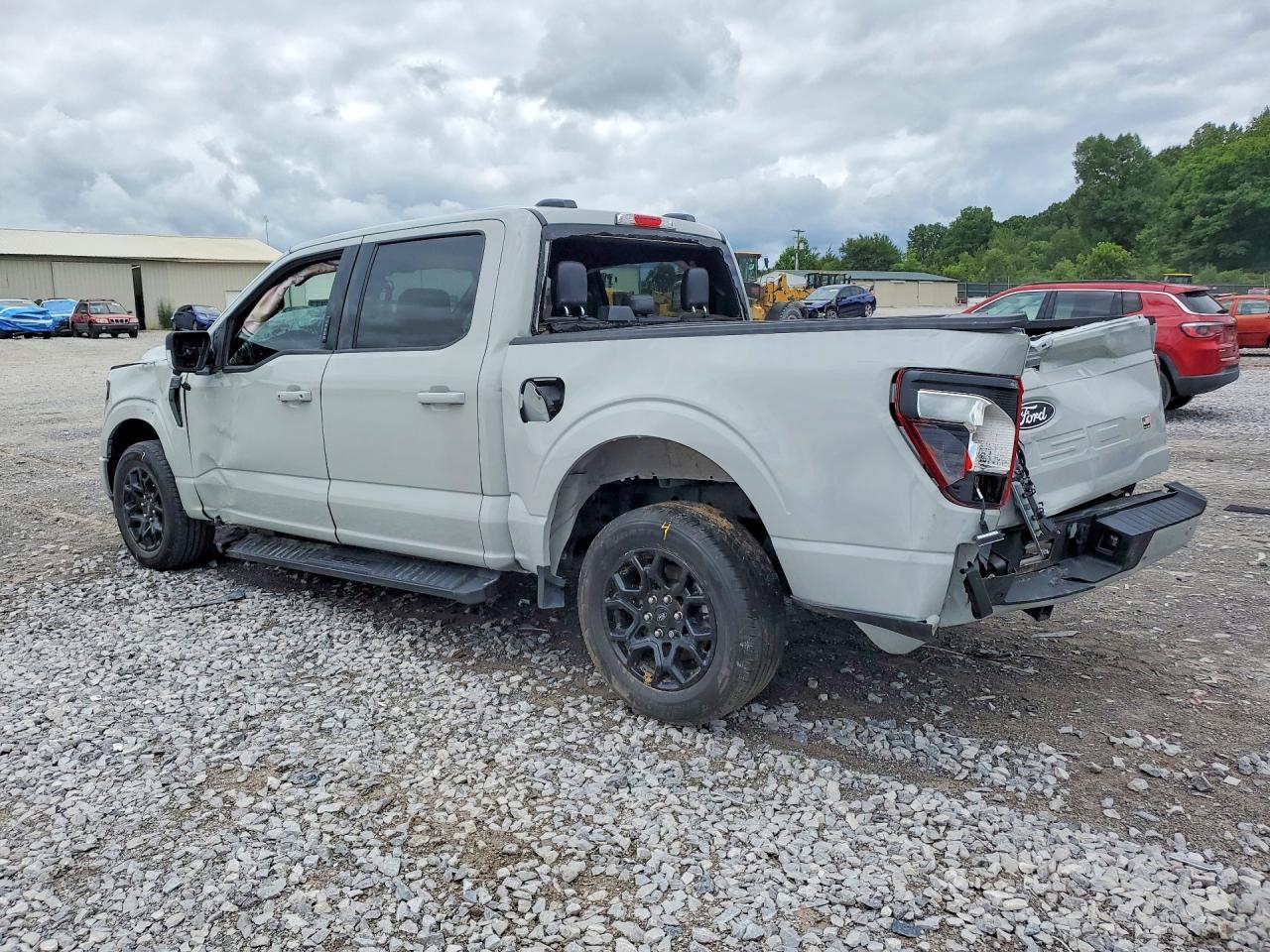 2024 Ford F150 Xlt - Фото 2
