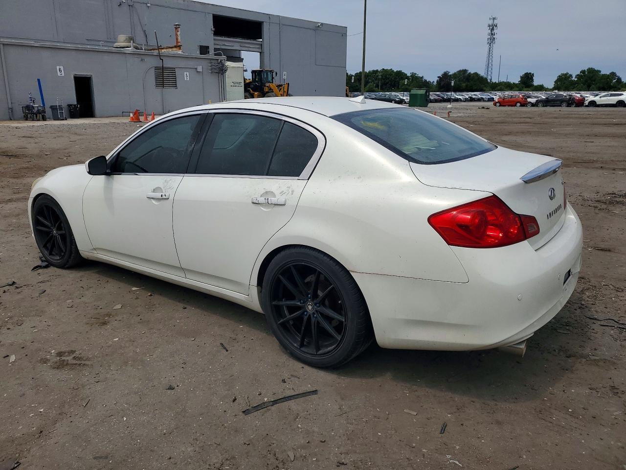 2010 Infiniti G37 Sedan X - Image 2
