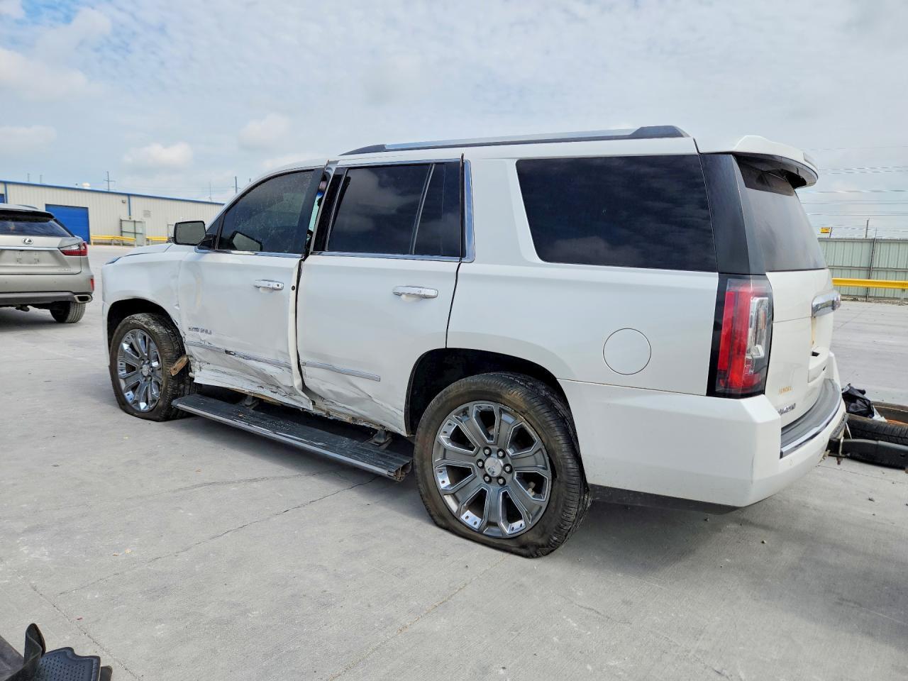 2016 GMC Yukon - Фото 2