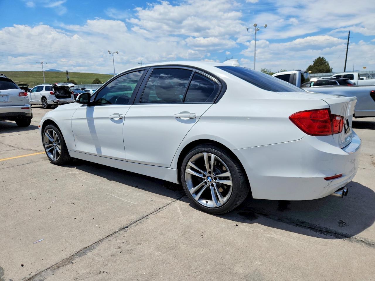 2015 BMW 328 Xi - Фото 2