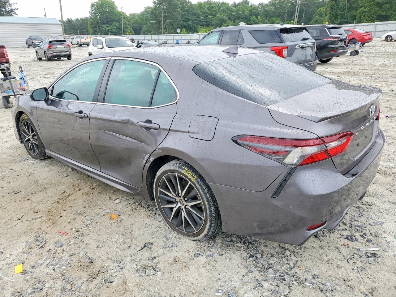 2023 Toyota Camry Se - Image 2