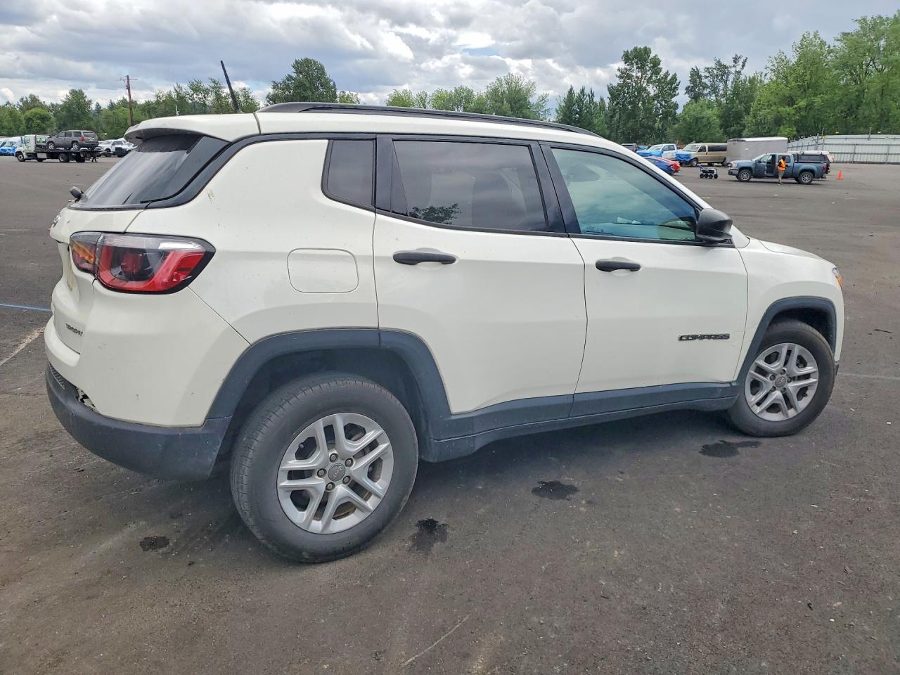2018 Jeep Compass Sport - Фото 3
