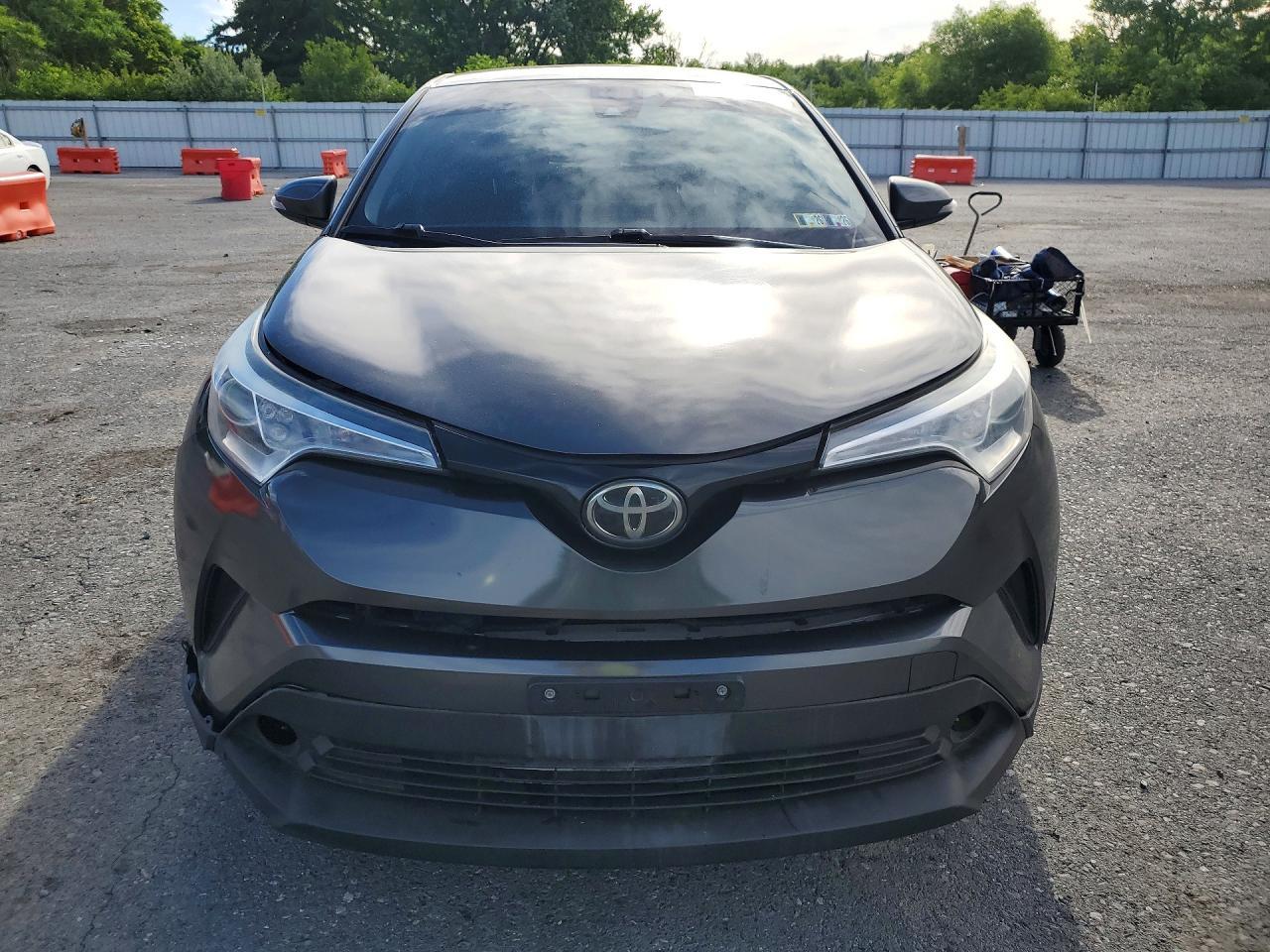 2018 Toyota C-Hr Xle - Image 5