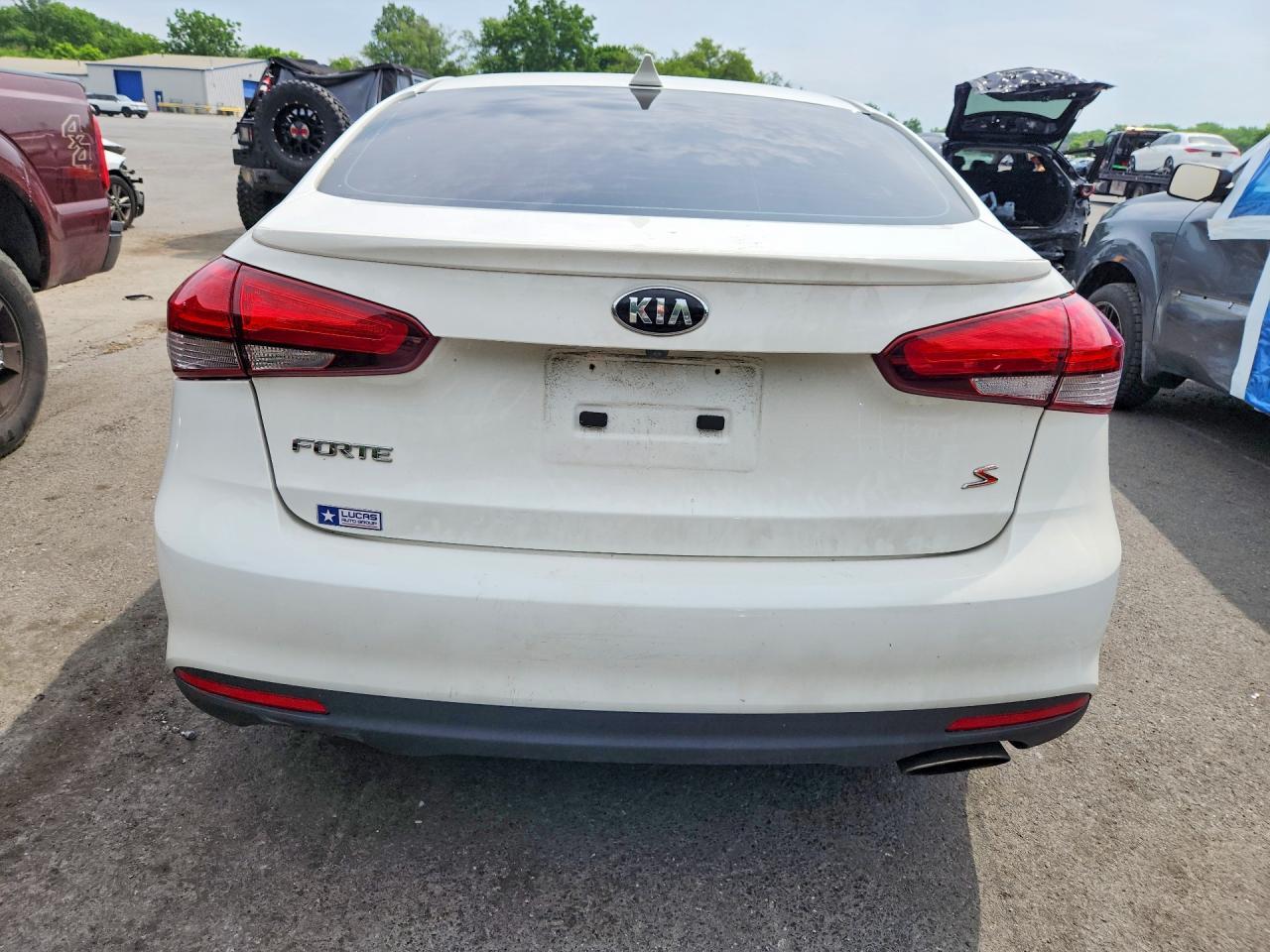 2018 Kia Forte S - Фото 6