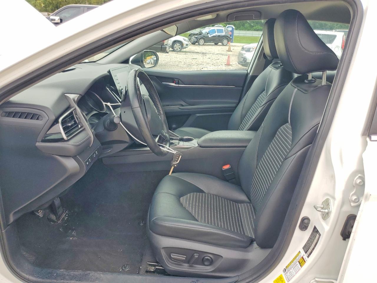 2022 Toyota Camry Se - Фото 7