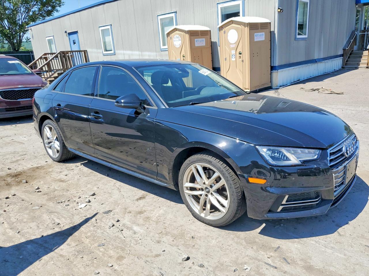 2017 Audi A4 Ultra Premium - Фото 4