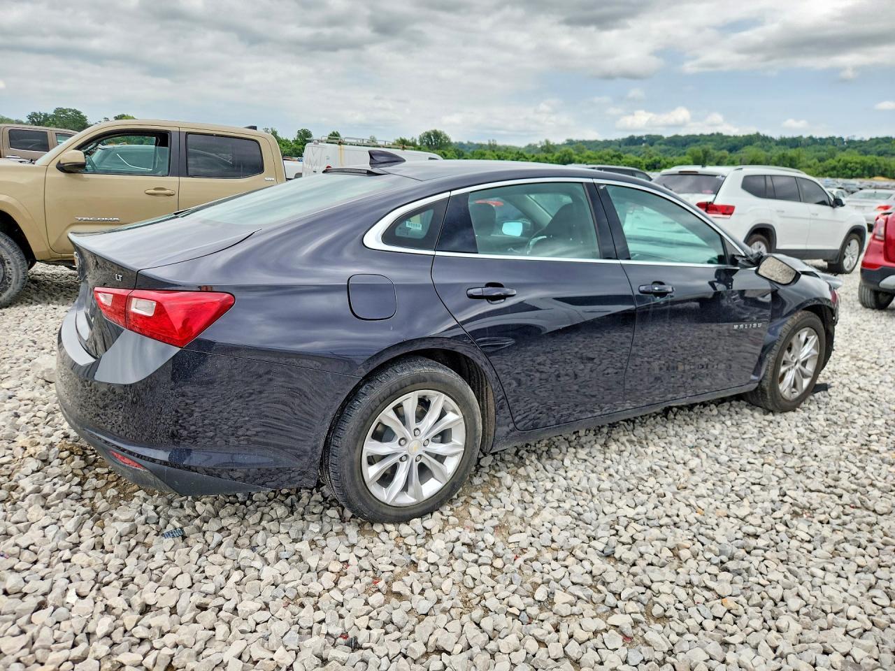 2023 Chevrolet Malibu Lt - Image 3