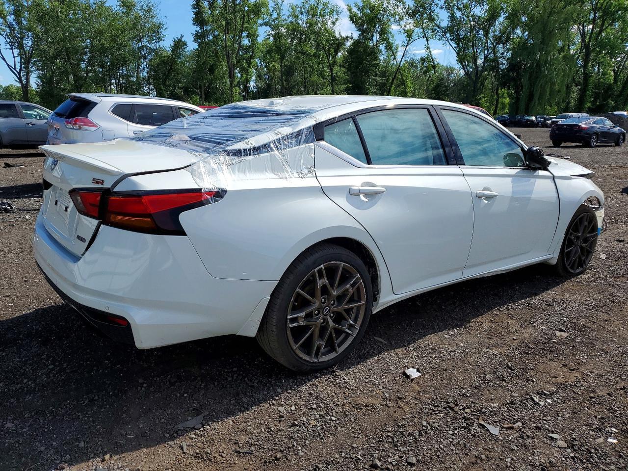 2025 Nissan Altima Sr - Image 3