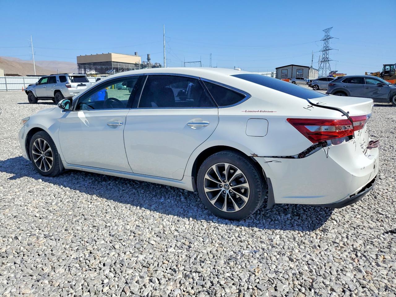 2018 Toyota Avalon Xle Plus - Фото 2