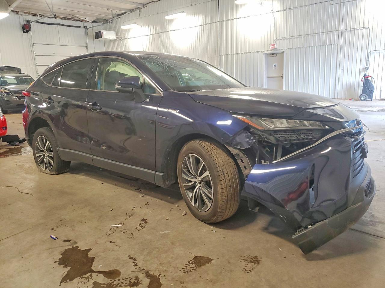 2021 Toyota Venza Le - Фото 4