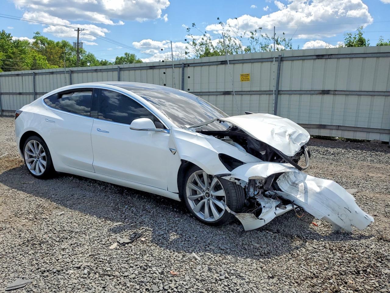 2020 Tesla Model 3 - Фото 4