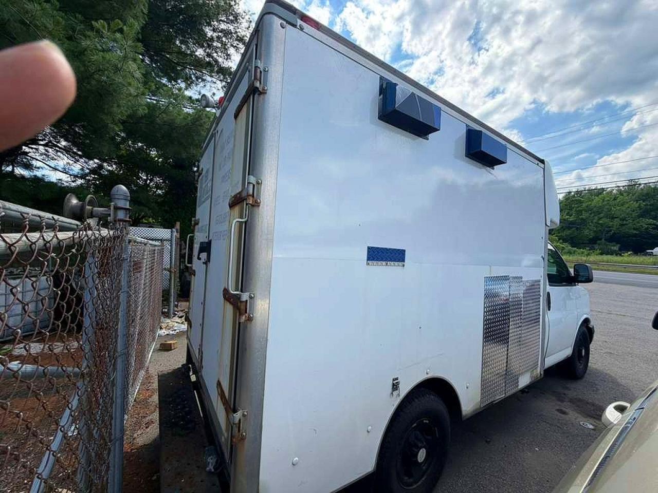 2014 Chevrolet Express G3500 - Фото 3