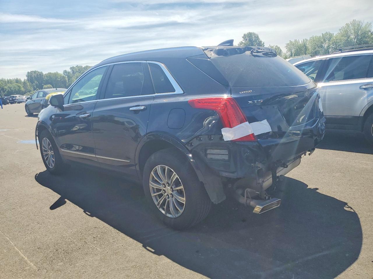 2017 Cadillac Xt5 Luxury - Фото 2