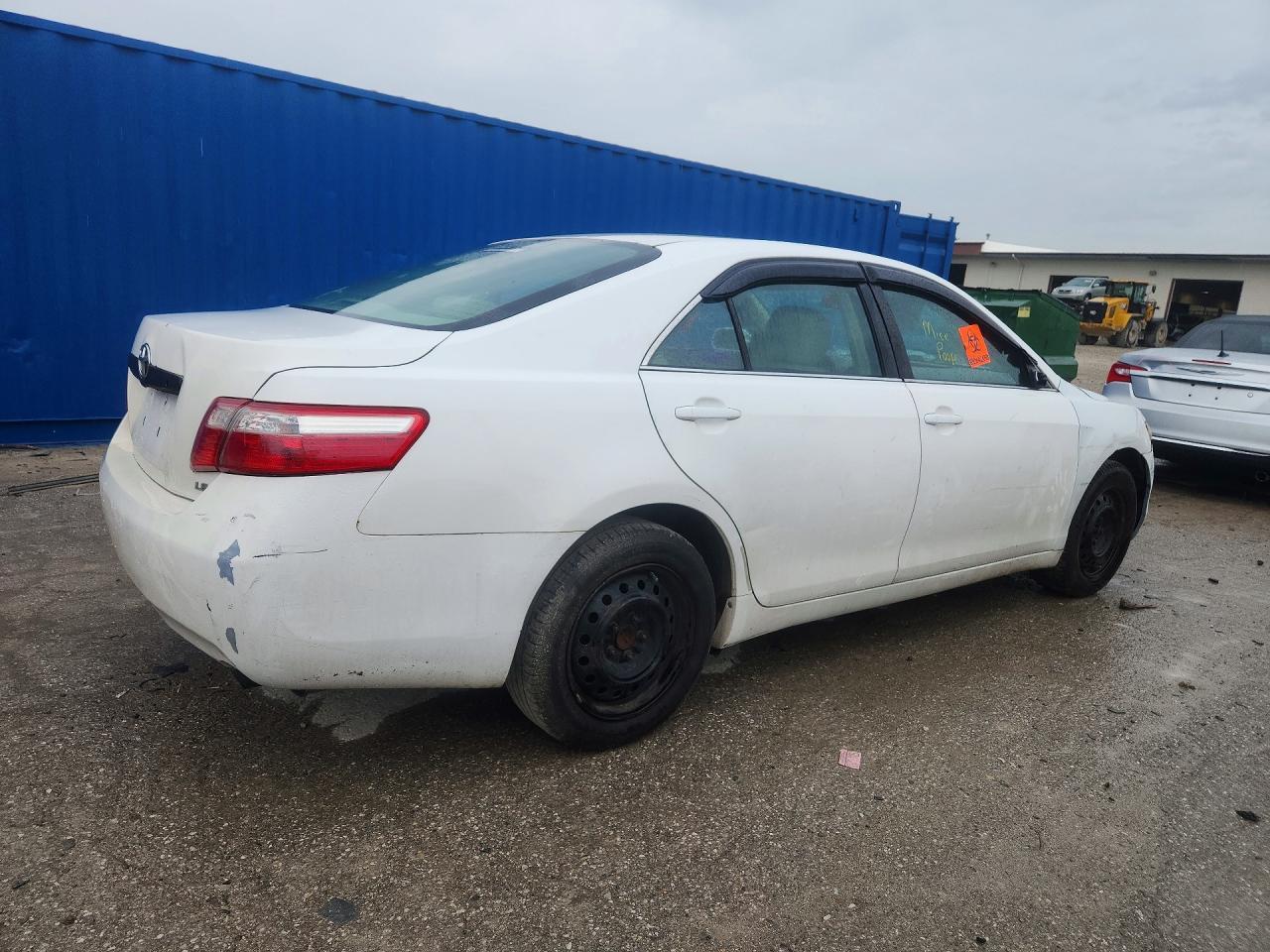 2009 Toyota Camry Le - Image 3