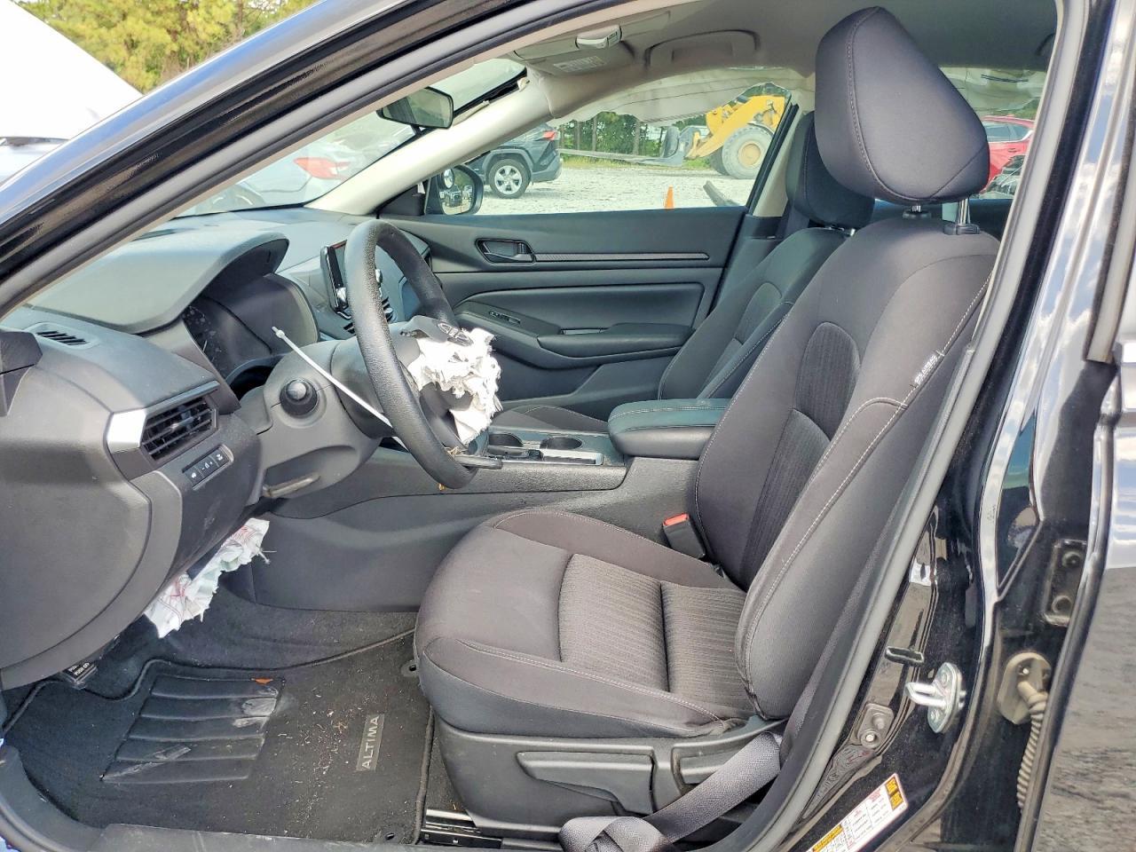 2024 Nissan Altima S - Image 7