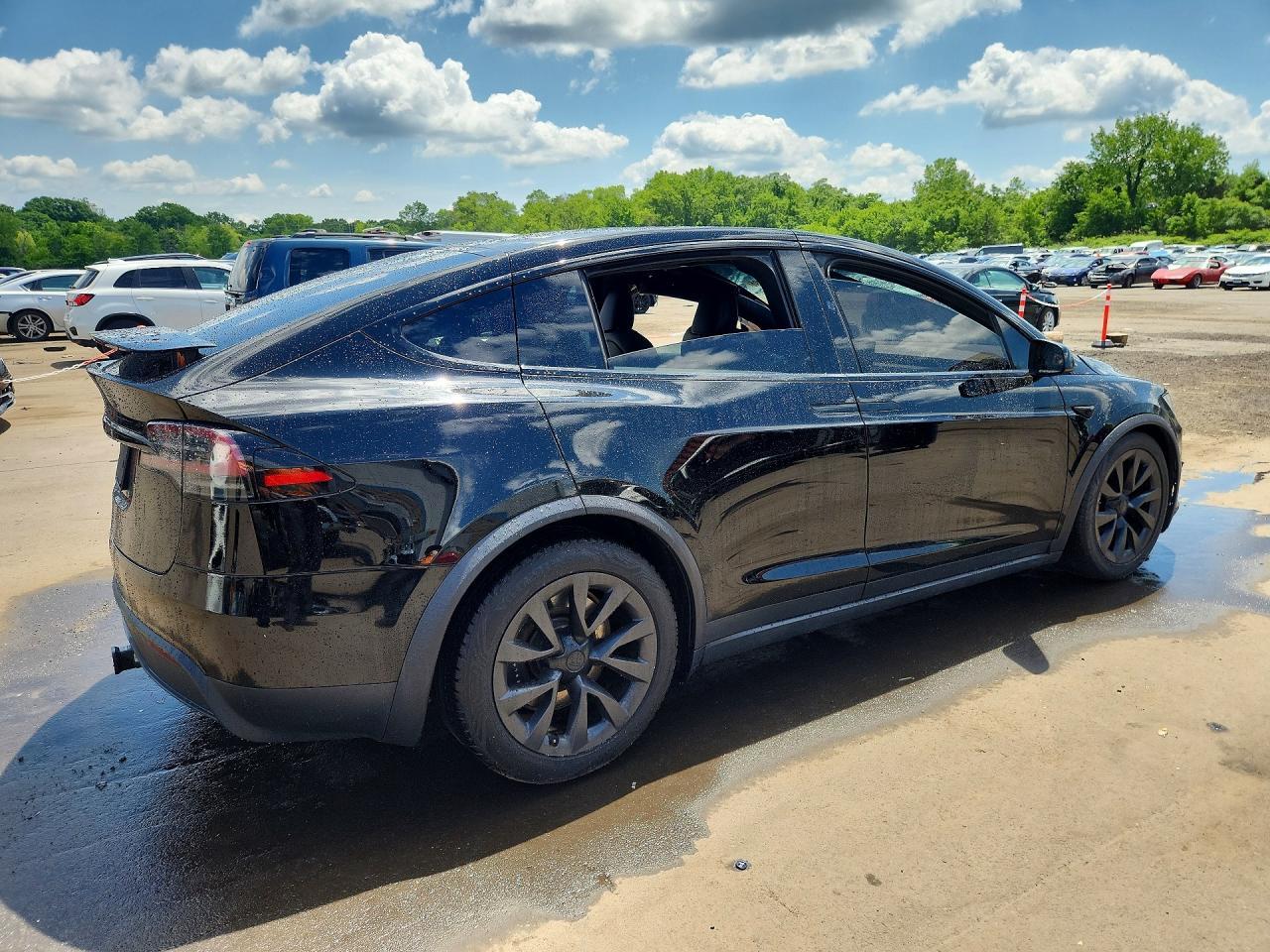 2023 Tesla Model X - Image 3