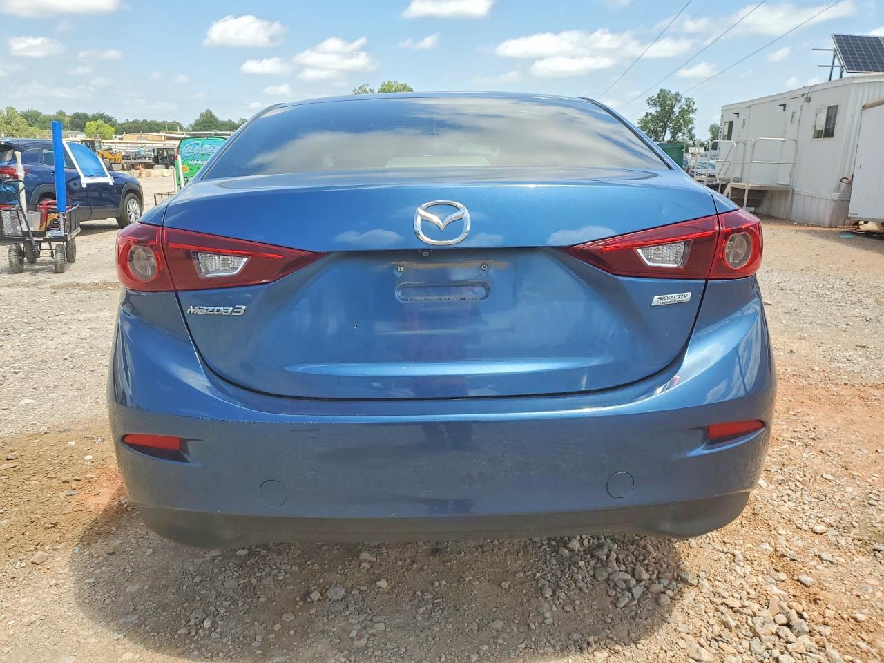 2017 Mazda 3 - Image 6