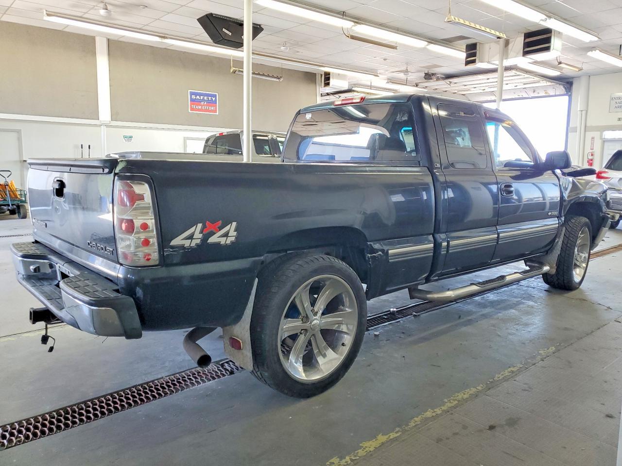 1999 Chevrolet Silverado - Фото 3