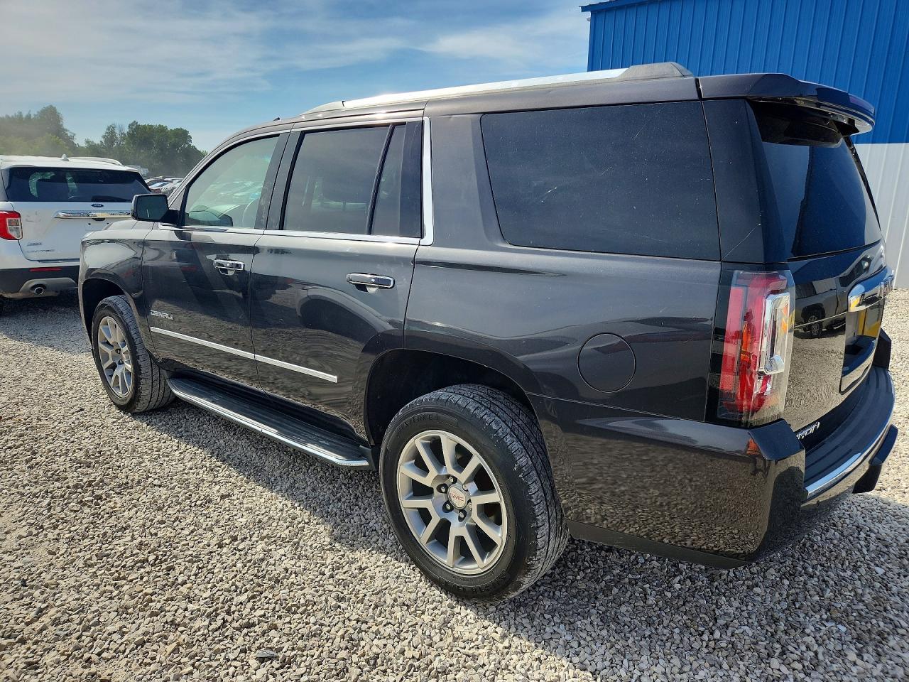 2016 GMC Yukon Denali - Фото 2