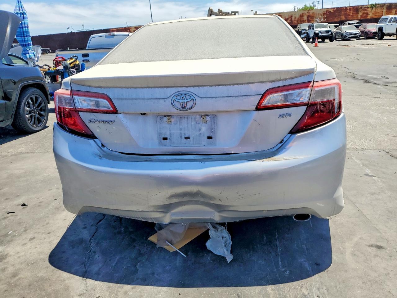 2014 Toyota Camry Se - Фото 6