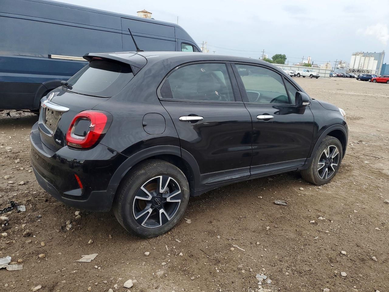2019 Fiat 500X - Image 3