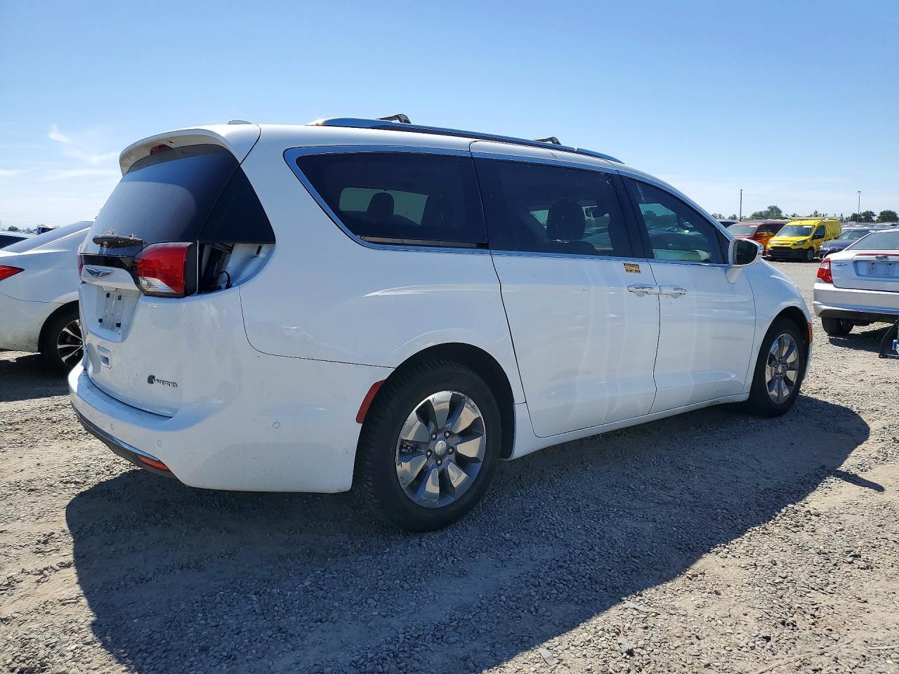 2019 Chrysler Pacifica Hybrid Limited - Фото 3