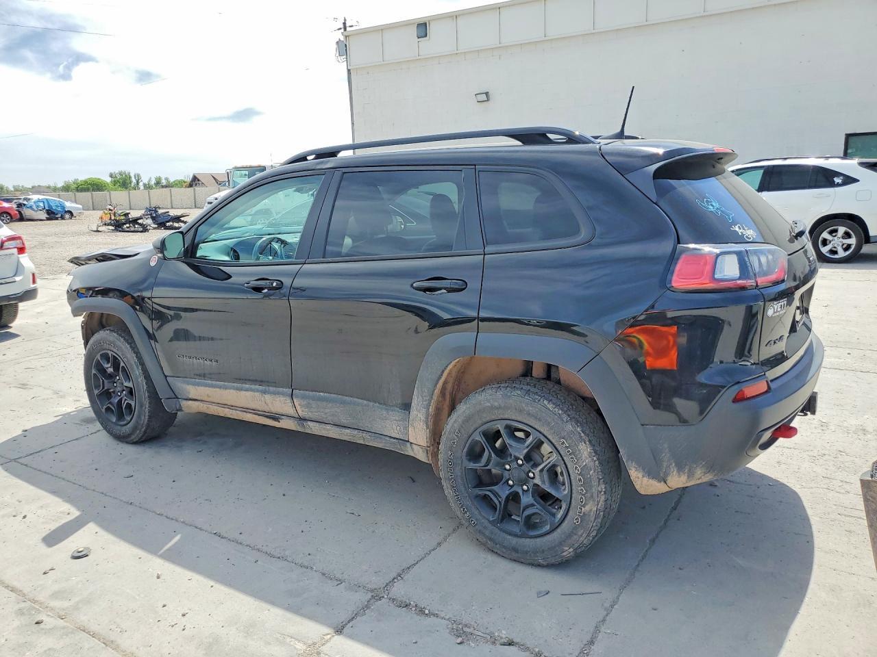 2022 Jeep Cherokee Trailhawk - Image 2