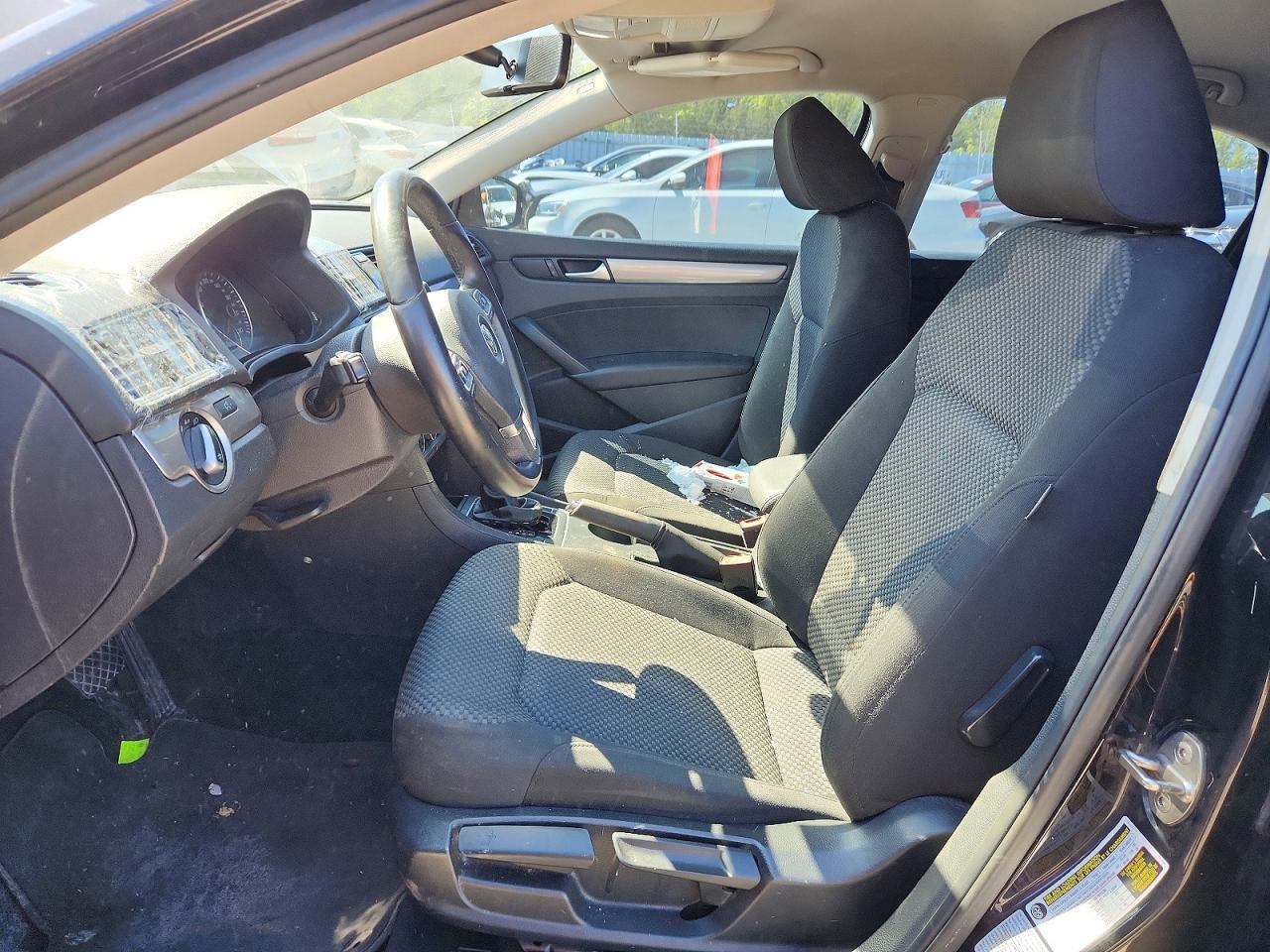 2015 Volkswagen Passat S - Фото 7