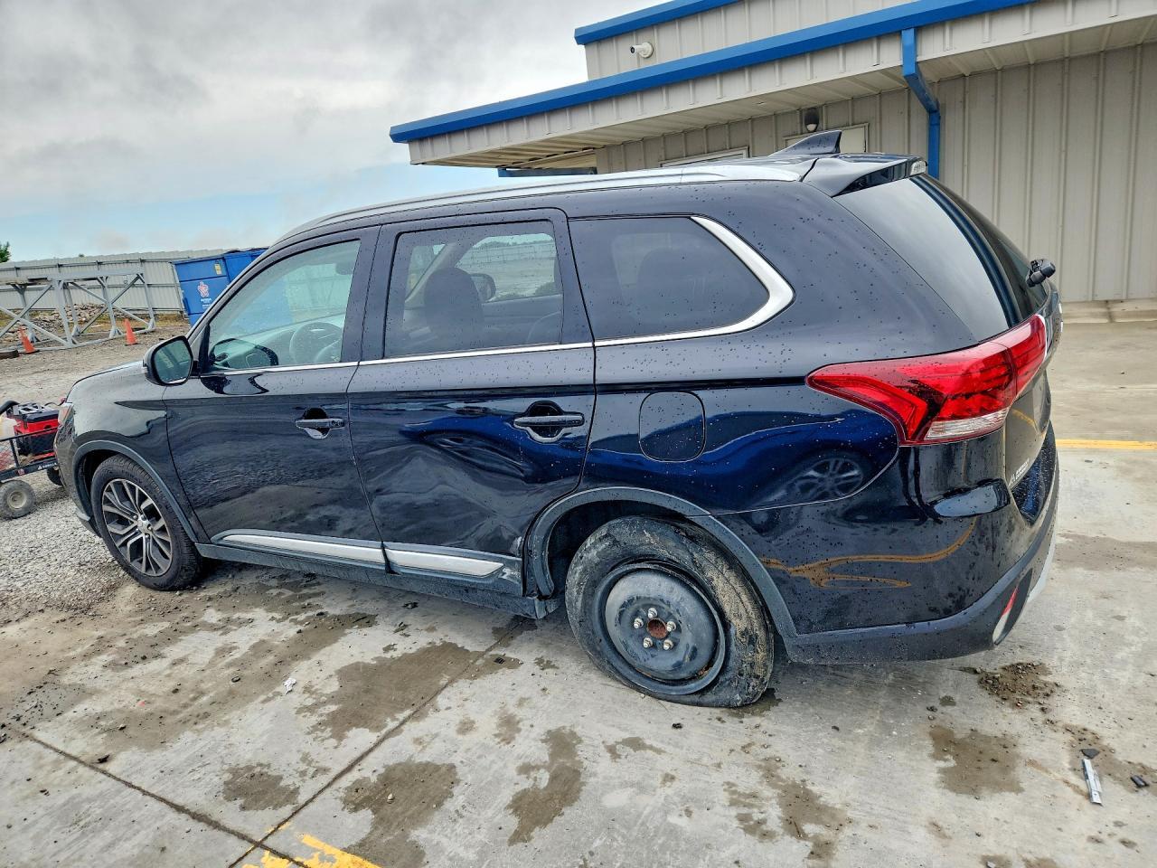 2018 Mitsubishi Outlander Se - Image 2