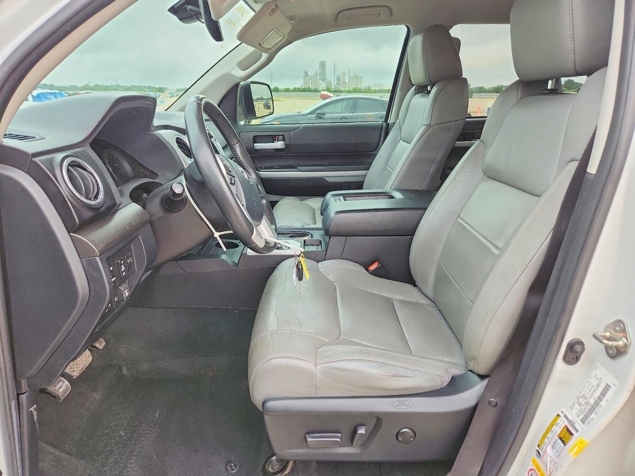 2020 Toyota Tundra Sr5 - Image 7