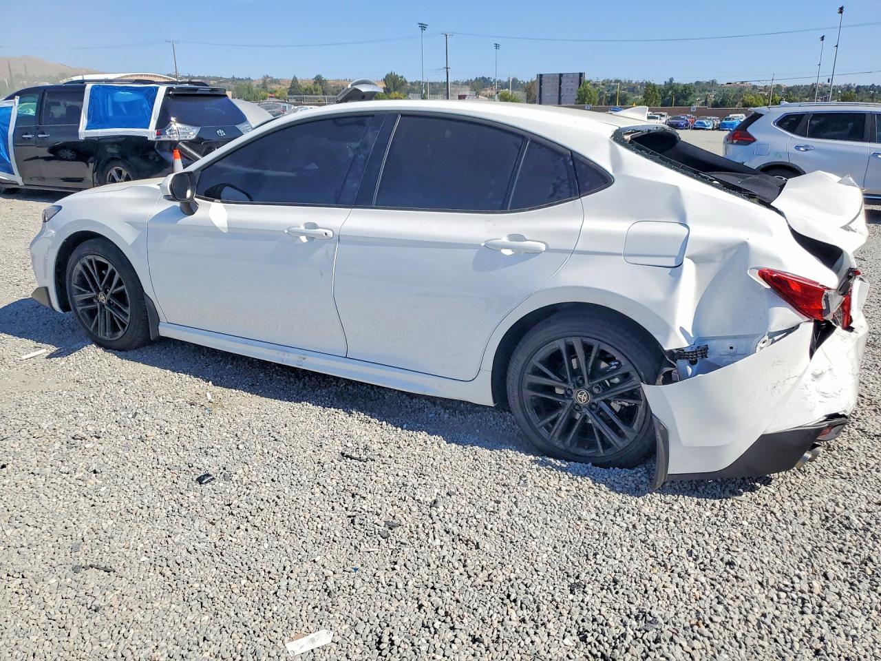 2026 Toyota Camry Se - Фото 2