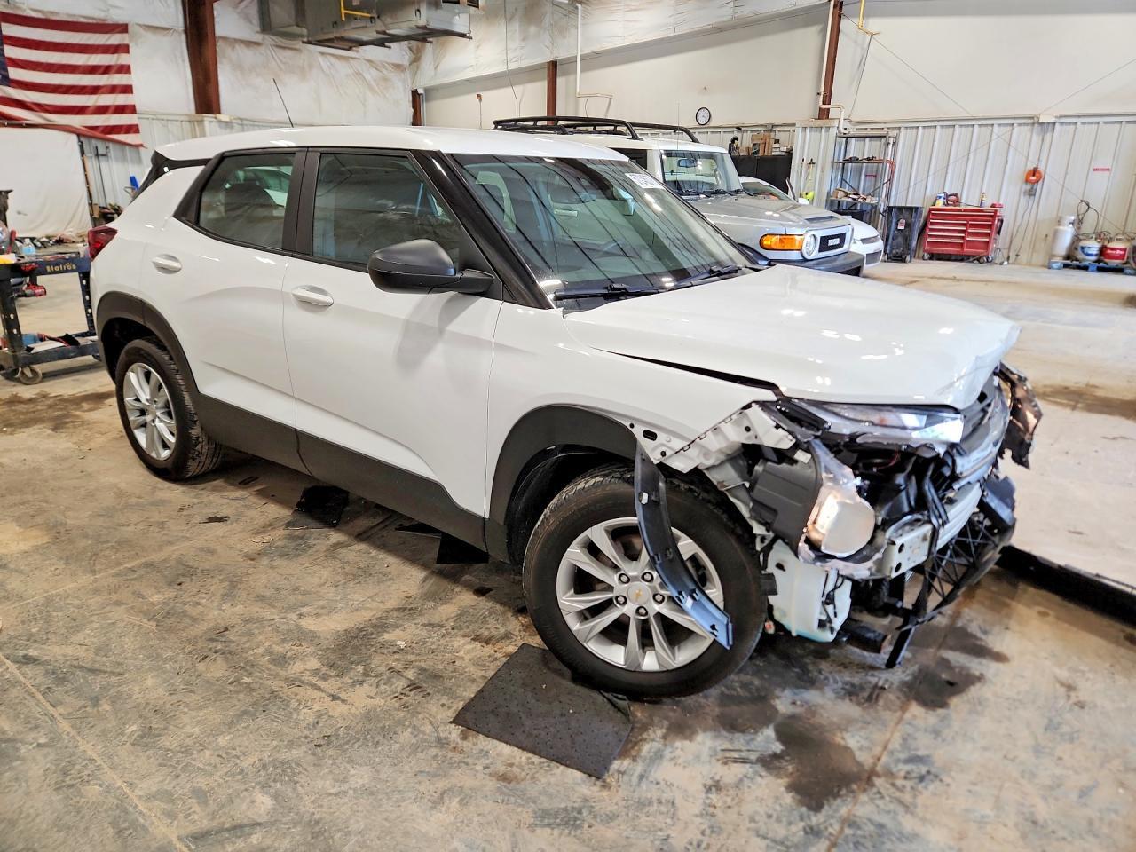 2023 Chevrolet Trailblazer Ls - Image 4