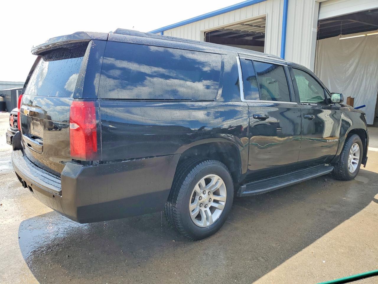 2018 Chevrolet Suburban C1500 Lt - Фото 3