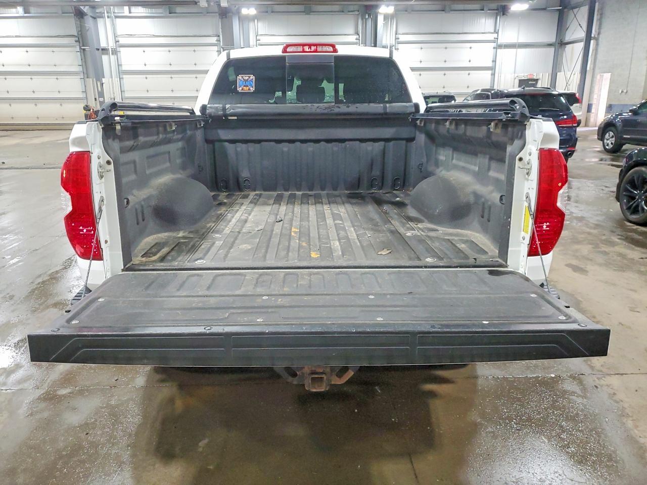 2018 Toyota Tundra Sr5 - Image 6