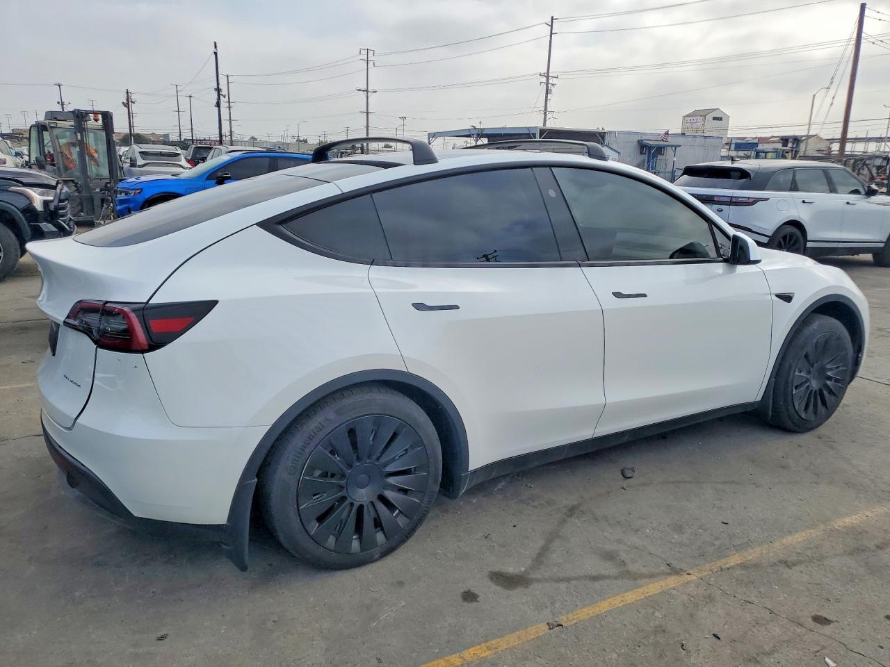 2023 Tesla Model Y - Image 3