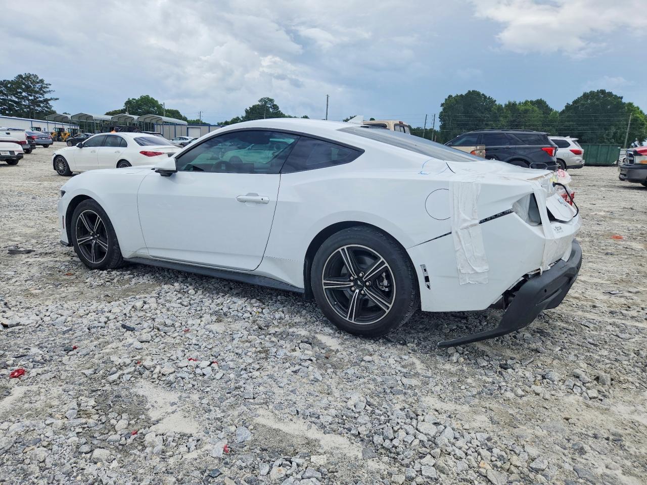 2024 Ford Mustang - Фото 2