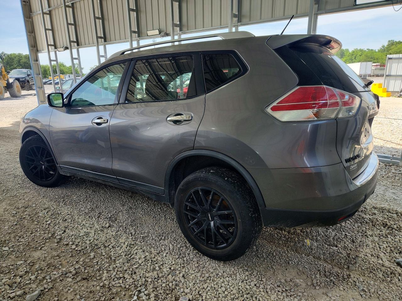 2016 Nissan Rogue S - Image 2