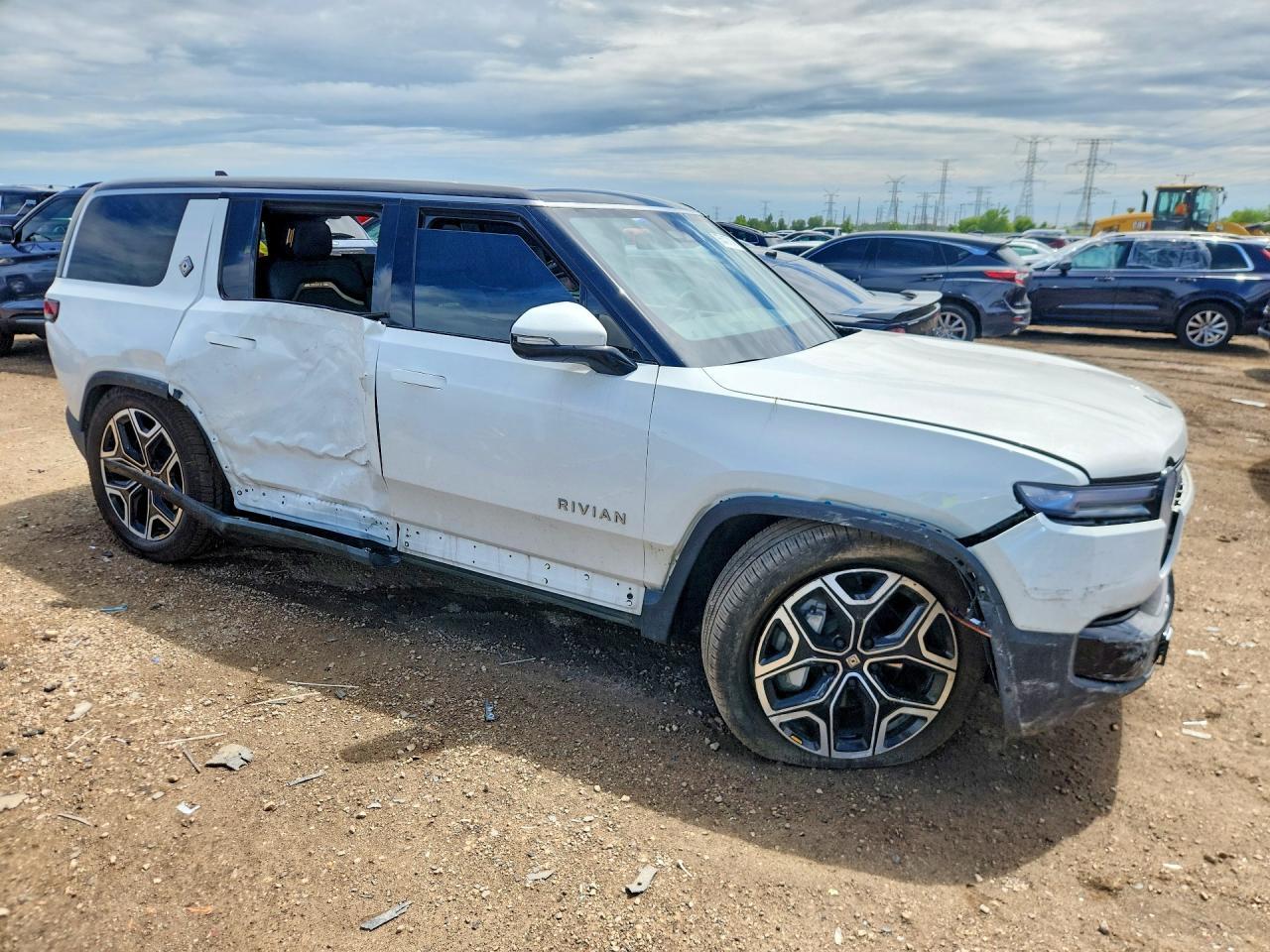 2025 Rivian R1S Adventure - Фото 4