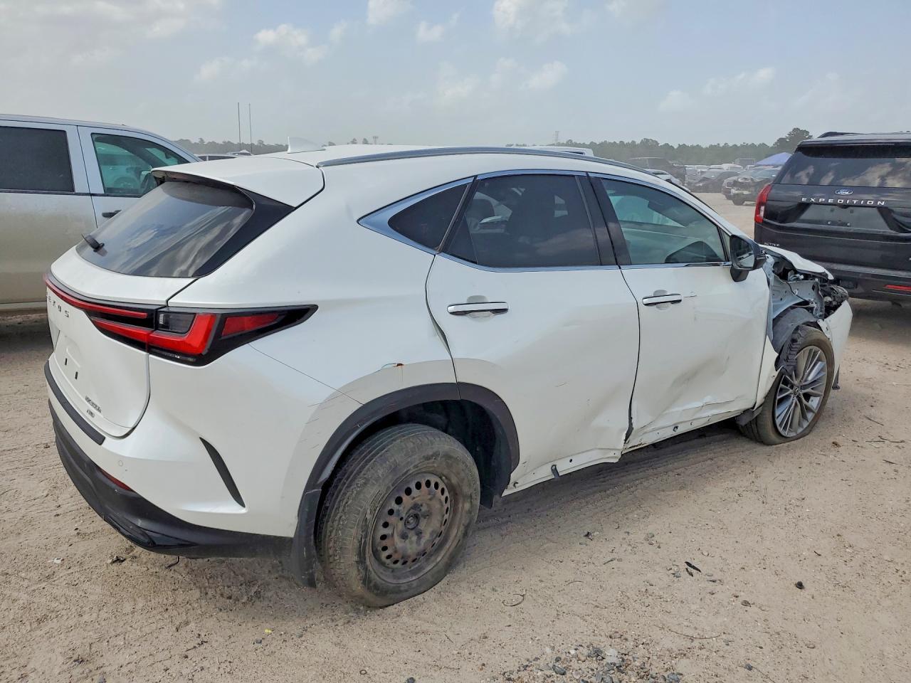 2025 Lexus Nx 200T Base - Фото 3