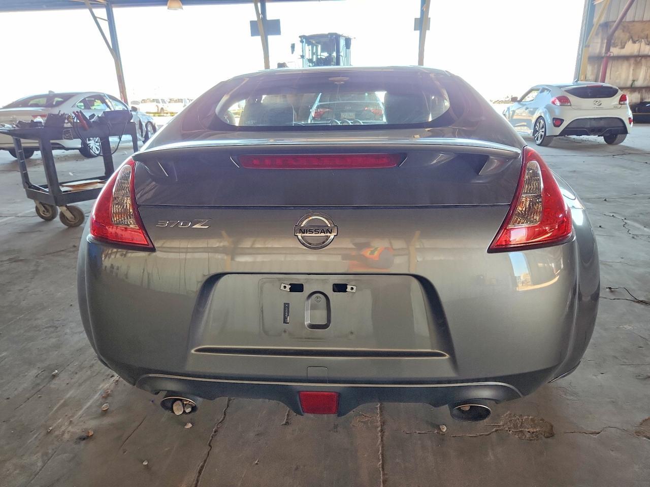 2015 Nissan 370Z Sport - Image 6