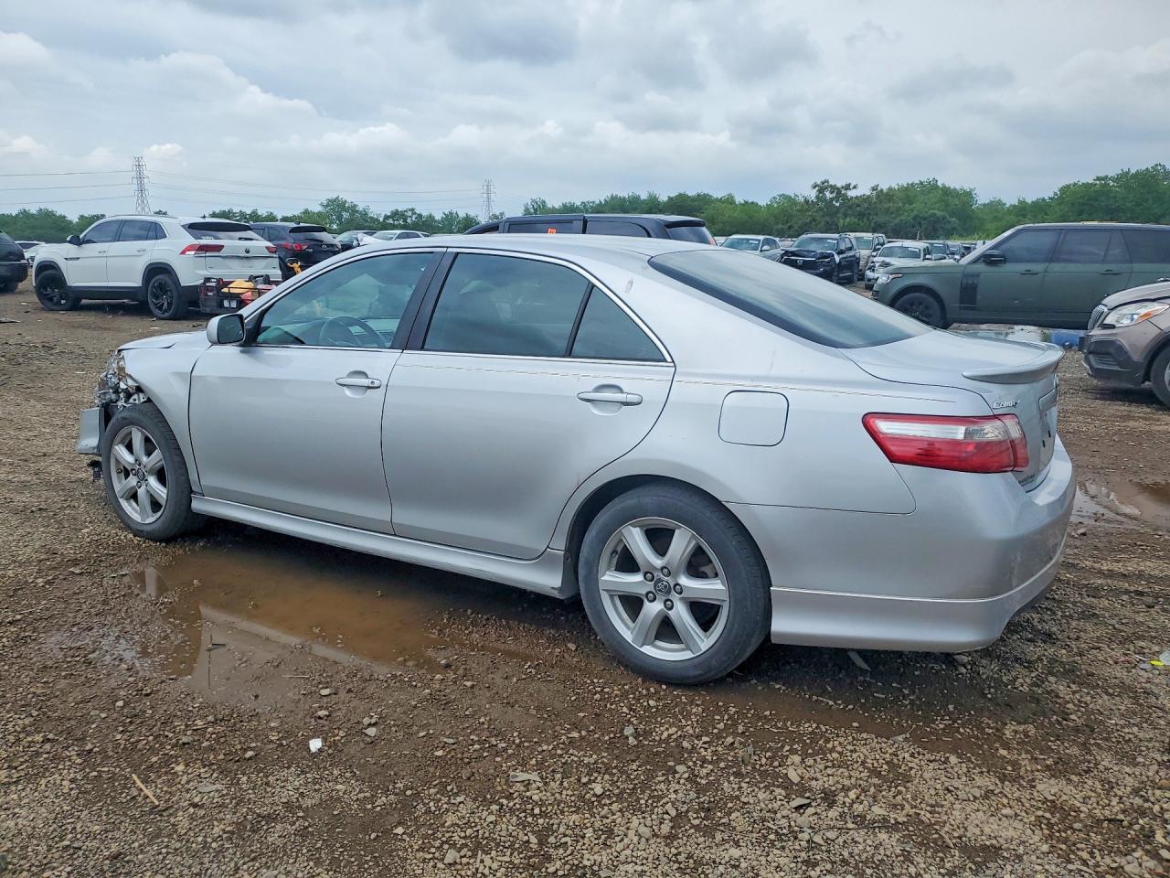 2007 Toyota Camry Se - Image 2