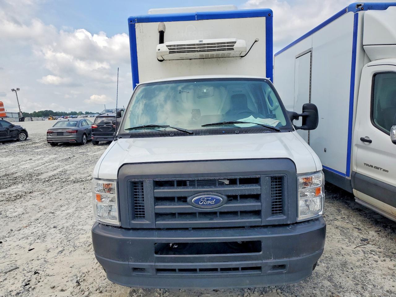 2024 Ford E350 Refrigerated Box Truck - Фото 5