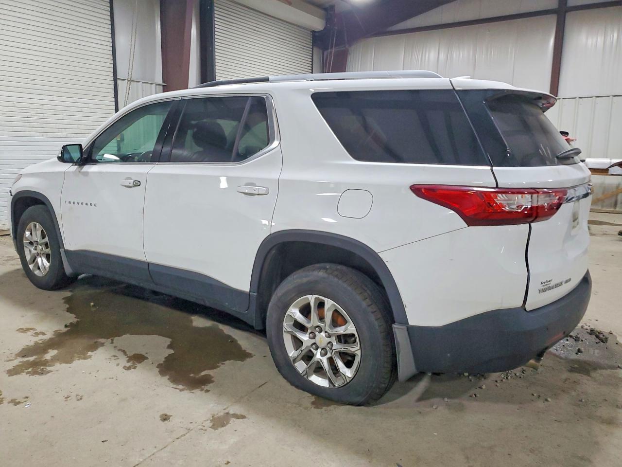 2018 Chevrolet Traverse Lt - Фото 2