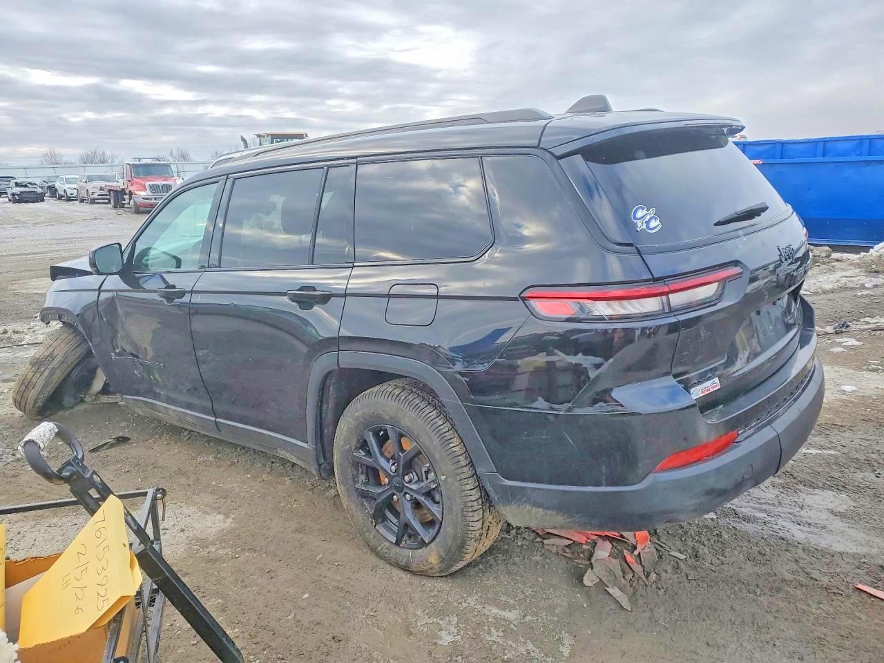 2024 Jeep Grand Cherokee L Laredo - Image 2