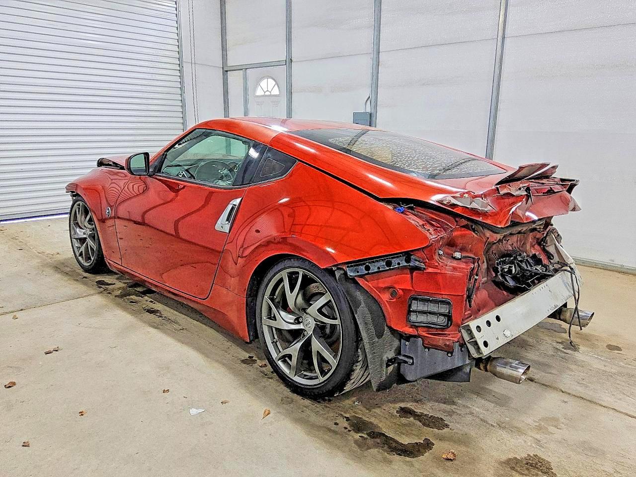 2015 Nissan 370Z - Image 2