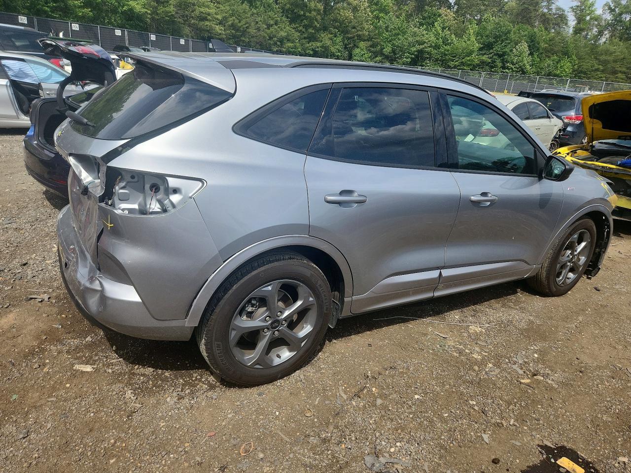 2023 Ford Escape St Line - Фото 3