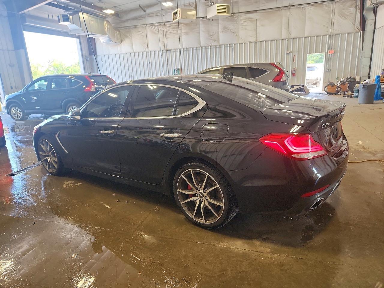 2021 Genesis G70 3.3T - Фото 2