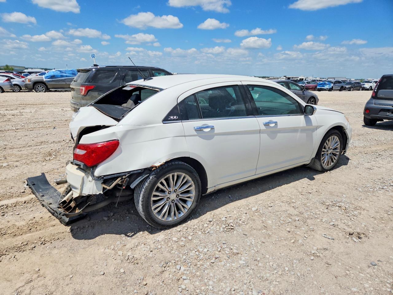 2011 Chrysler 200 Limited - Image 3