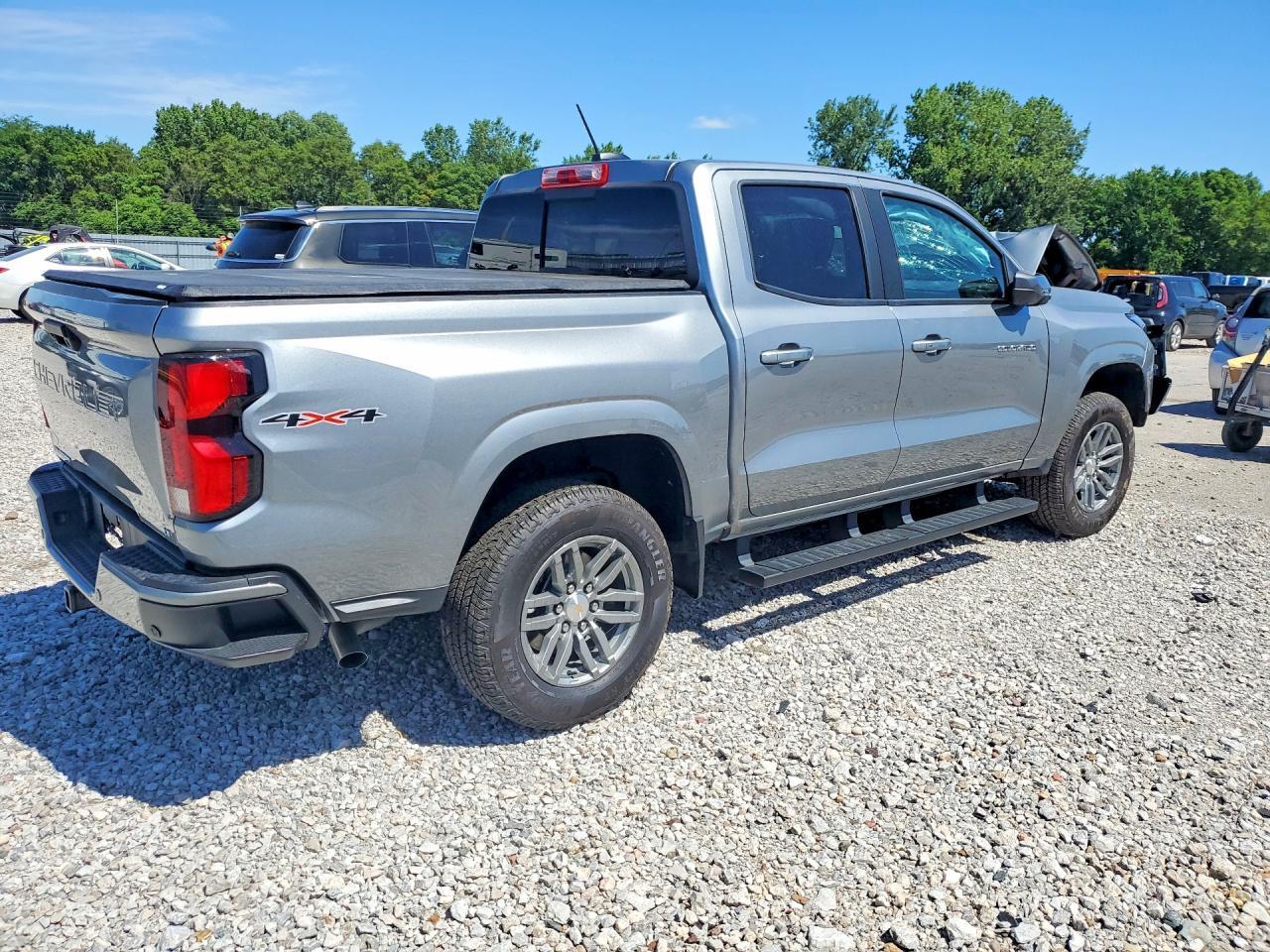 2024 Chevrolet Colorado Lt - Image 3