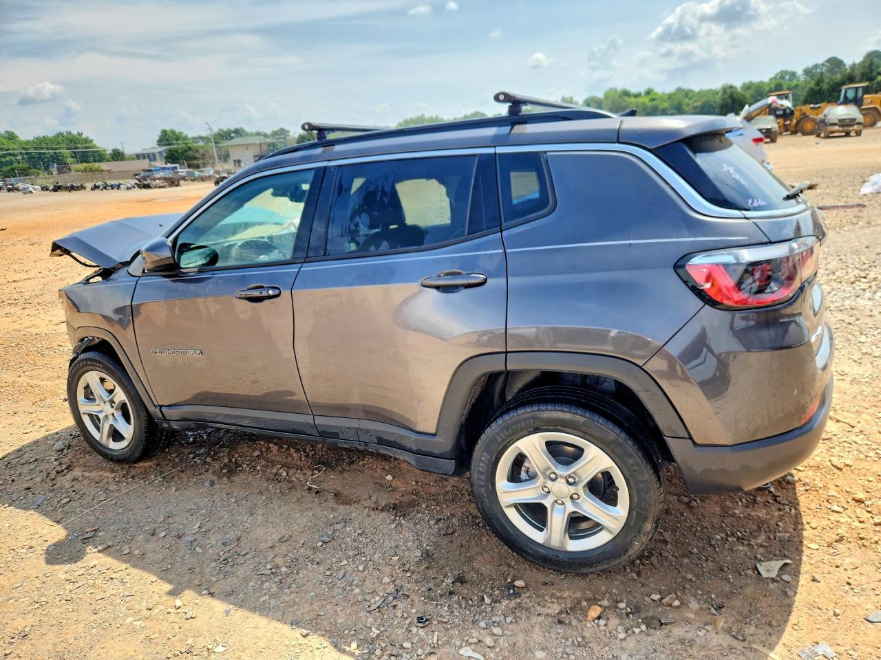 2023 Jeep Compass Latitude - Image 2
